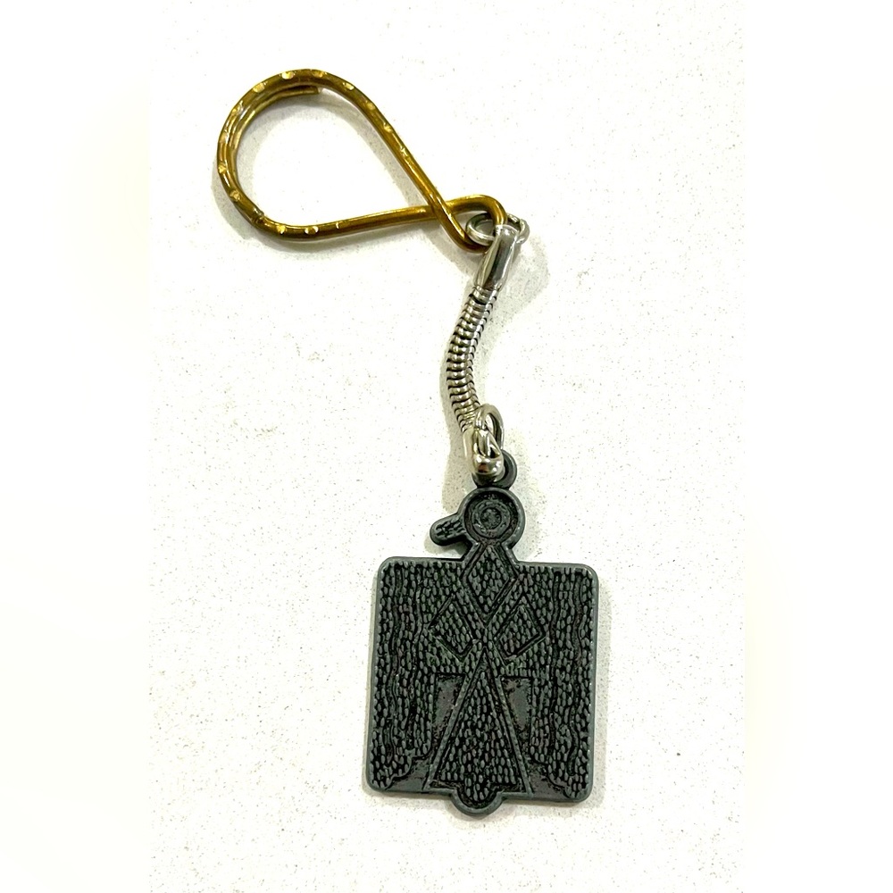 “WITH THANKS-FROM THE AMERICAN INDIAN CHILDREN”-PEWTER KEY CHAIN Tribal.